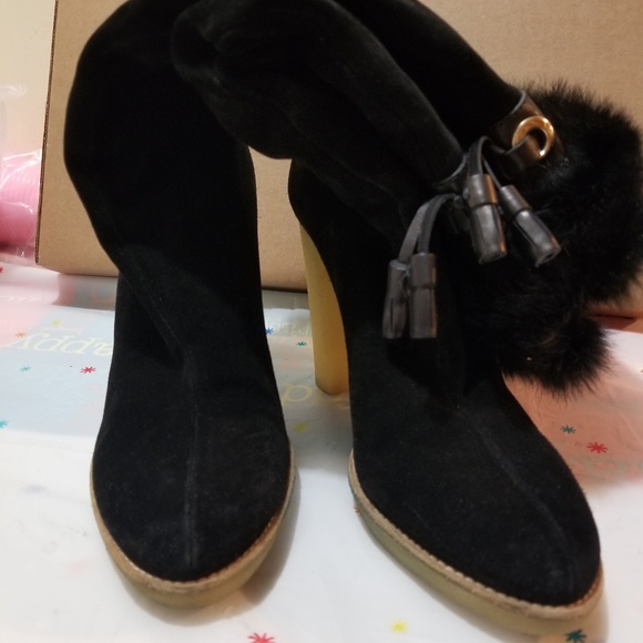 Auth  Gucci suede boots - Picture 2 of 5